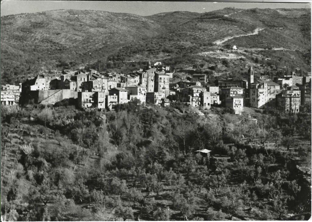 Casape dalla strada per Poli, foto Roberto Borgia, 1981.